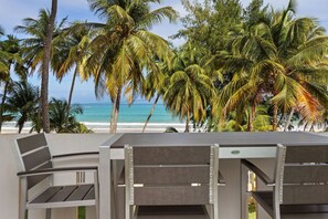 Outdoor dining - PLAYA AZUL 1 MODERN  2 /1! VIEW,PARKING,LOCATION! (Luquillo)