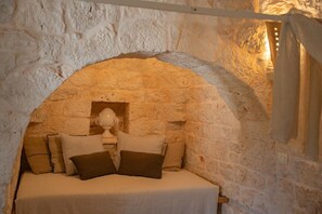 Interior - Trullo Thessa, immersed in Ostuni countryside (Ostuni)