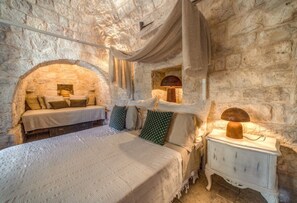 1 bedroom, iron/ironing board, WiFi, bed sheets - Trullo Thessa, immersed in Ostuni countryside (Ostuni)