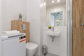 Een douche, handdoeken