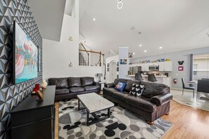 House (5 Bedrooms) | Property amenity