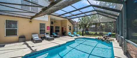 House (5 Bedrooms) | Front of property