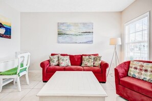 Smart TV - Wonderful Cottage by the Soft Sand Beach (Myrtle Beach)