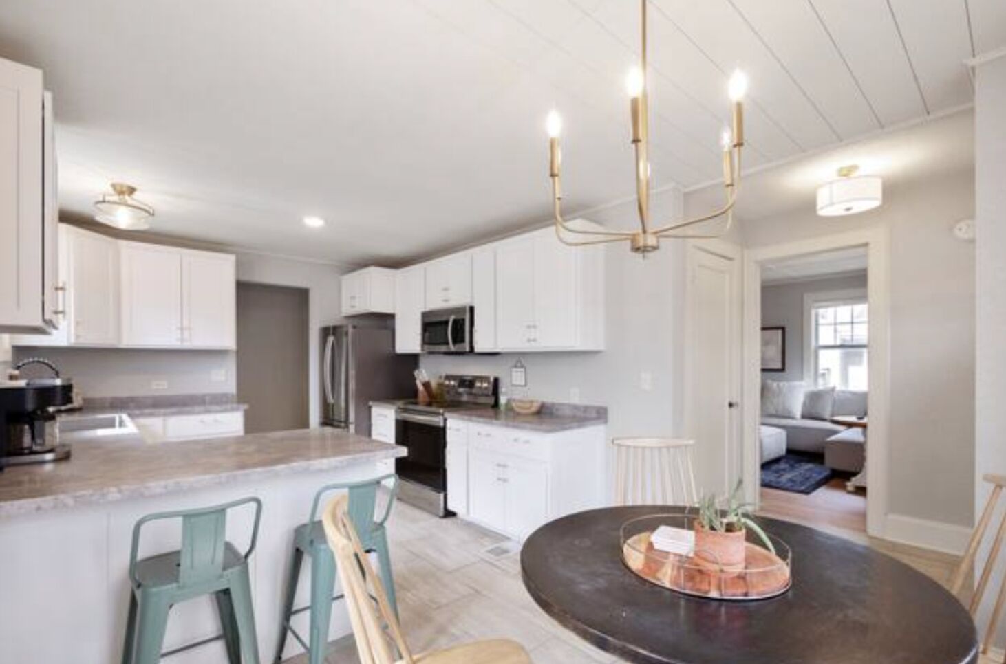 冰箱、微波炉、烤箱、炉灶