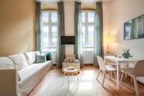 TV - Zentrales 40-qm-city-apartment für 4 Pers (Saarbrücken)