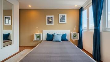 1 Schlafzimmer, Schreibtisch, Bügeleisen/Bügelbrett, Reisekinderbett