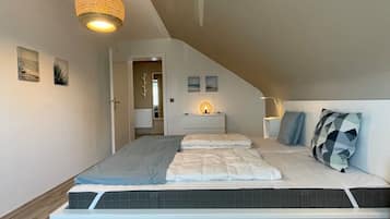 1 soveværelse, skrivebord, strygejern/strygebræt, weekendseng