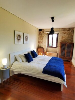6 habitaciones, tabla de planchar con plancha y wifi gratis 
