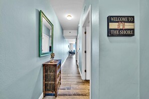 Interior - 🌊Gulf Front - Shores of Panama 1802🌊 (Panama City Beach)