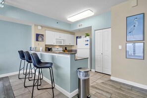 Fridge, microwave, oven, stovetop - 🌊Gulf Front - Shores of Panama 1802🌊 (Panama City Beach)