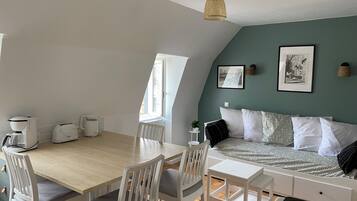 1 makuuhuone, silitysrauta/-lauta, vauvan matkasÀnky, ilmainen Wi-Fi