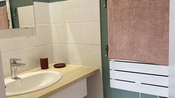 Een douche, een haardroger