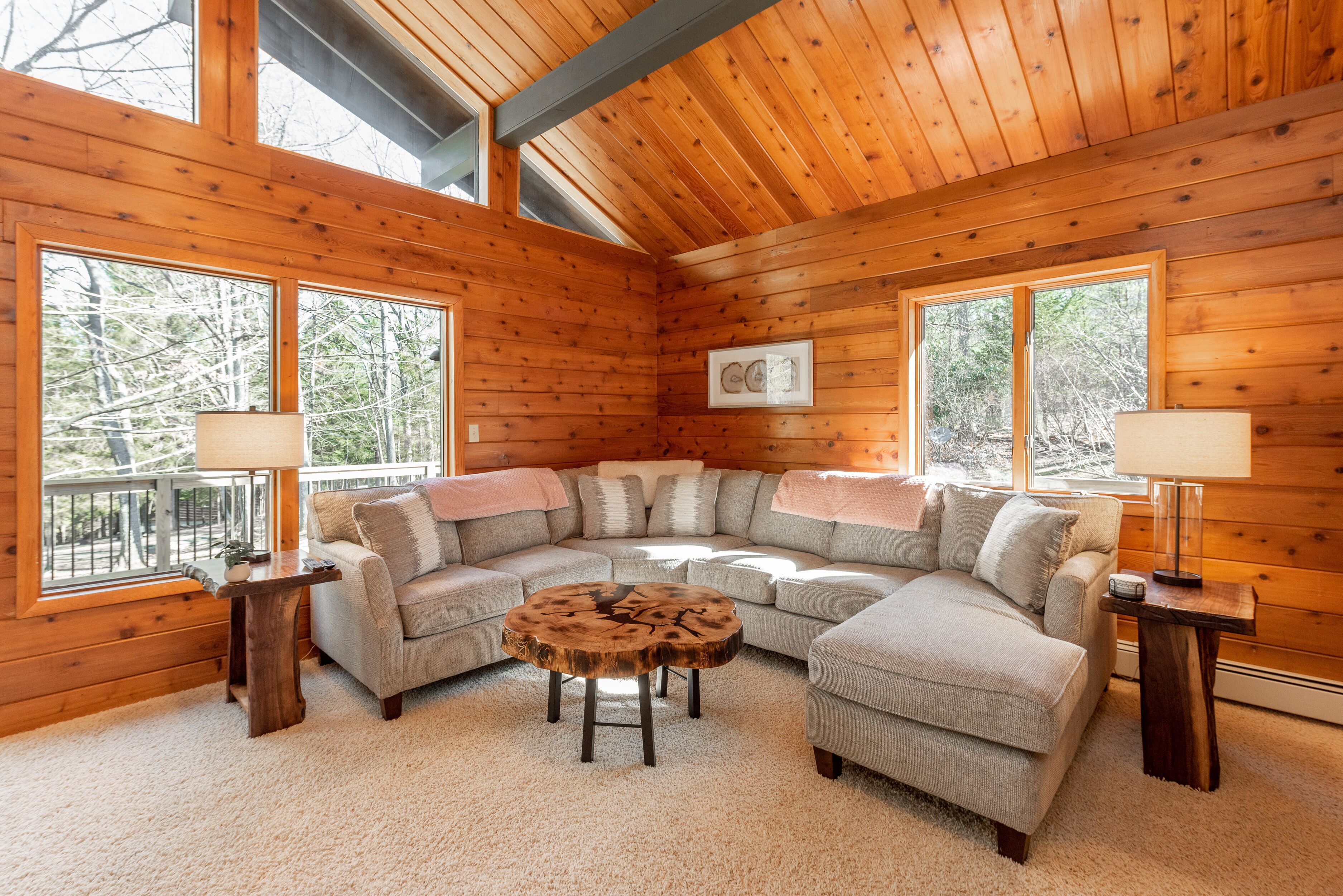 New! Hilltop Haven: Lake Access, Wood Fireplace, Fire Pit!