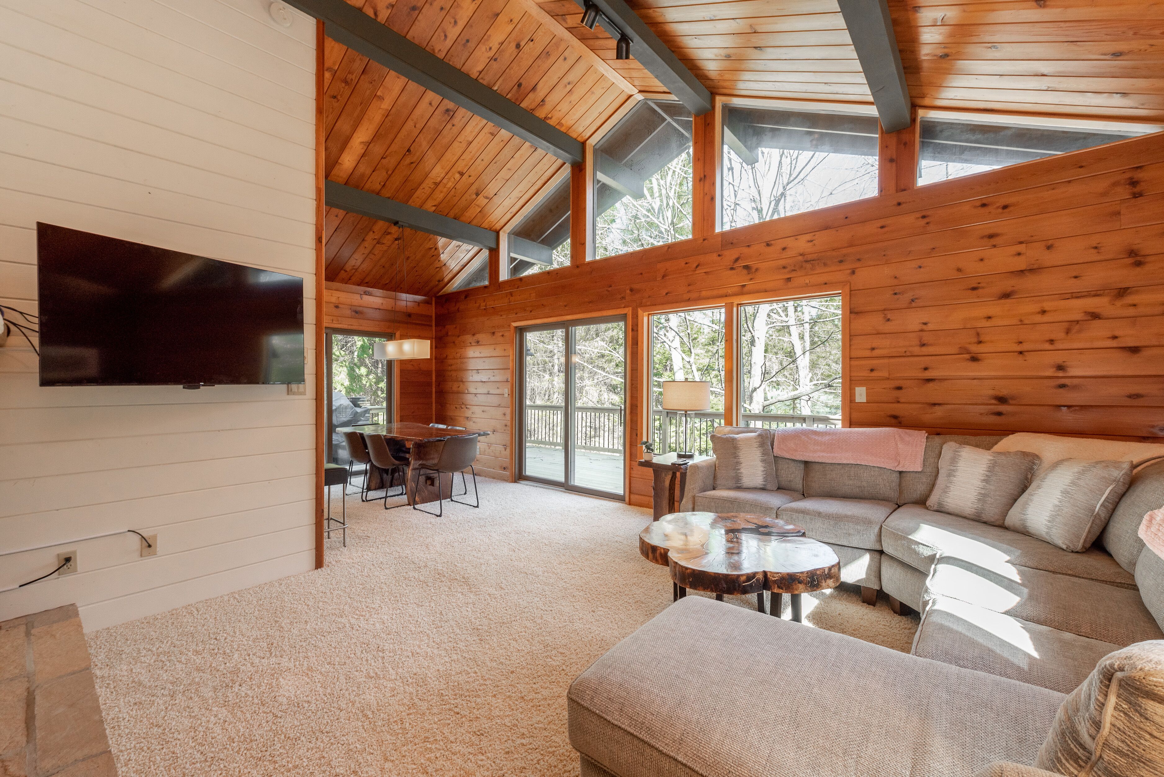 New! Hilltop Haven: Lake Access, Wood Fireplace, Fire Pit!