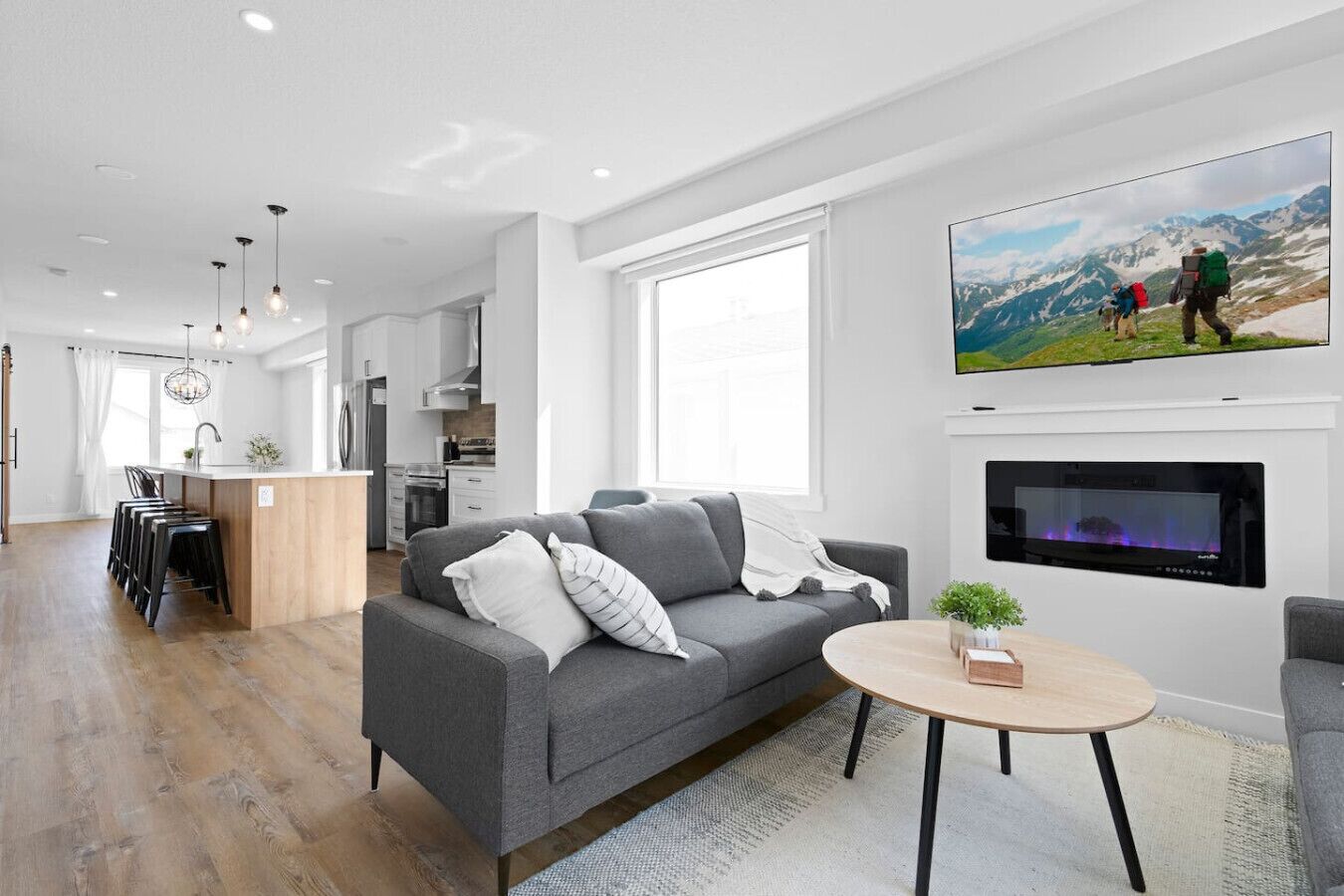 Televisie en een open haard