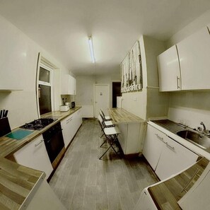Ferienhaus, Mehrere Betten | Eigene Küche | Kühlschrank, Mikrowelle, Ofen, Herdplatte