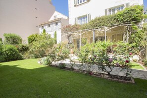 Property grounds - Bel appartement de 50M2 au rez de jardin de villa très ensolleillé  très calme (Toulon)