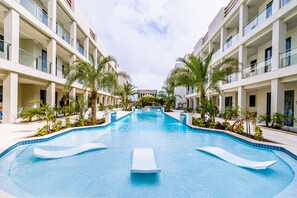 Pool - New * Pool * Spa * Gym * near Palm Beach! (Noord)