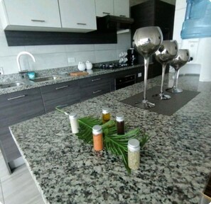 Private kitchen - SKYVIEW FAMILY (Quito)