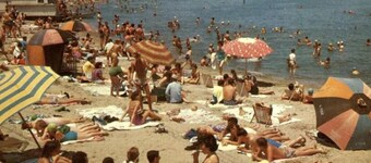 Belmont Shore 1 minute walk to the beach