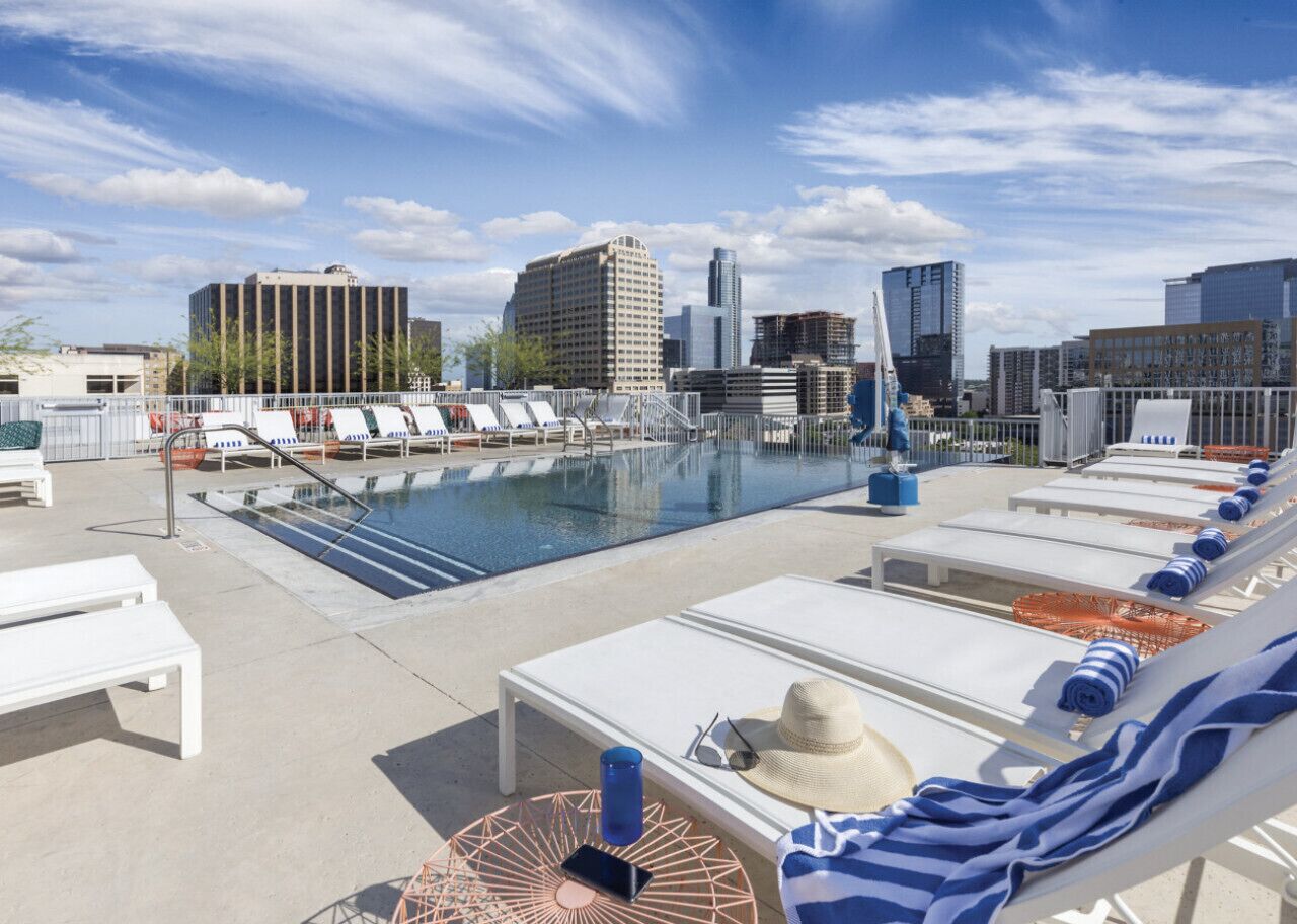 2 Bedroom Presidential Suite -DOWNTOWN Austin. Fitness Center & ROOFTOP Pool