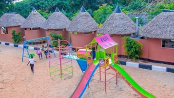 Children’s play area – outdoor