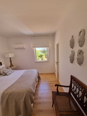 2 quartos, ferros/tábuas de passar roupa, Wi-Fi de cortesia