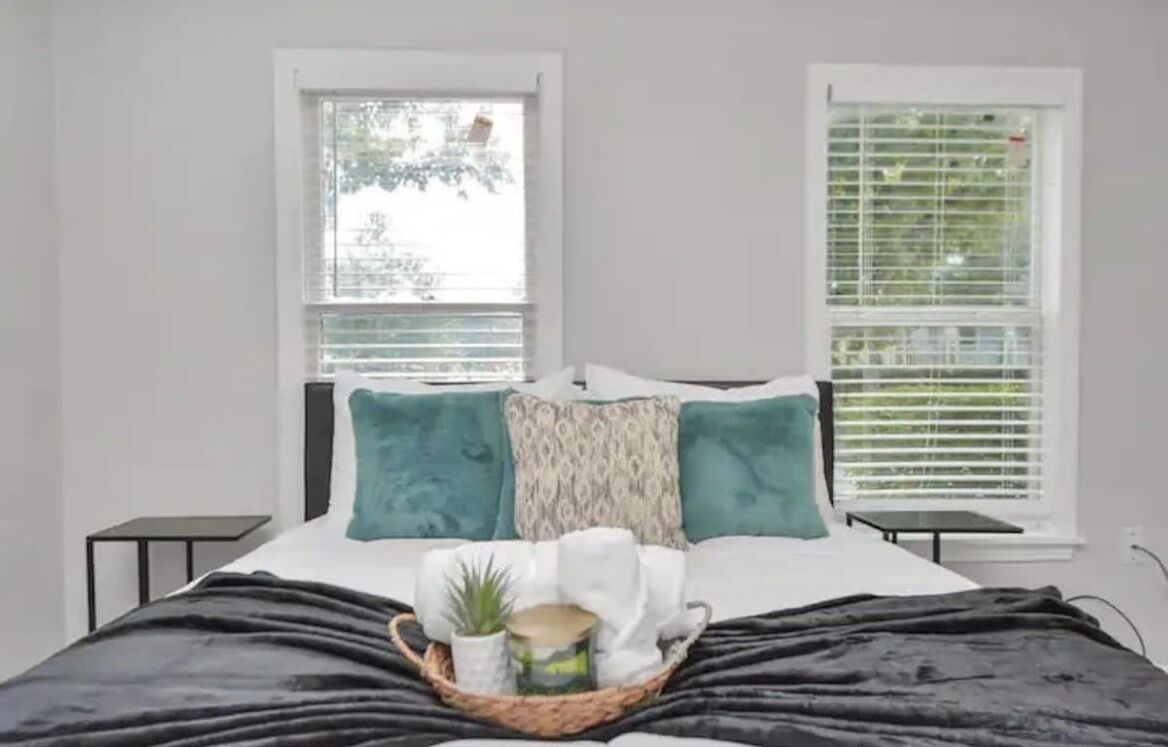 Clean, cozy 1 bed APT close to Downtown Houston!