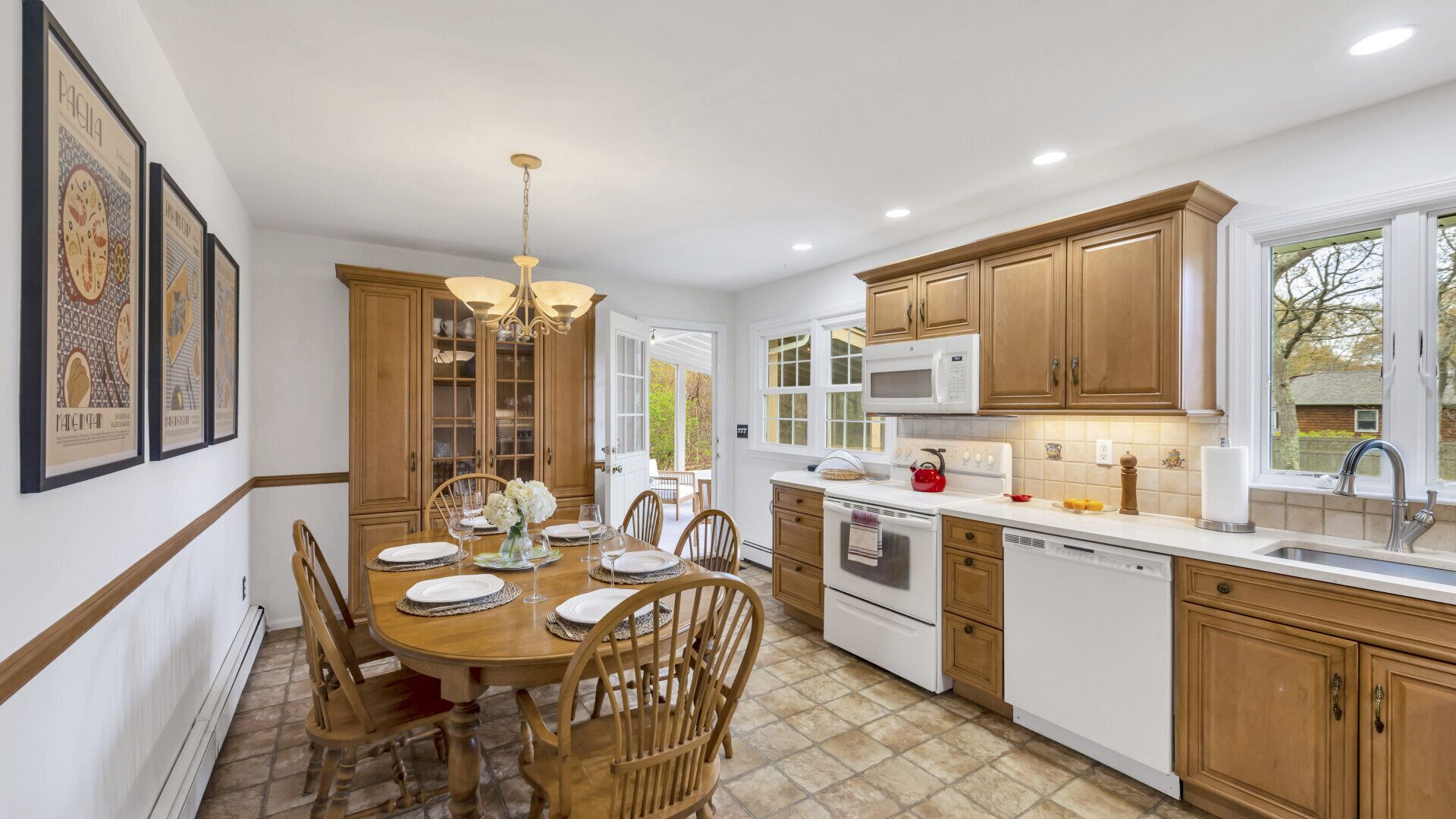 Microwave, oven, stovetop, coffee/tea maker