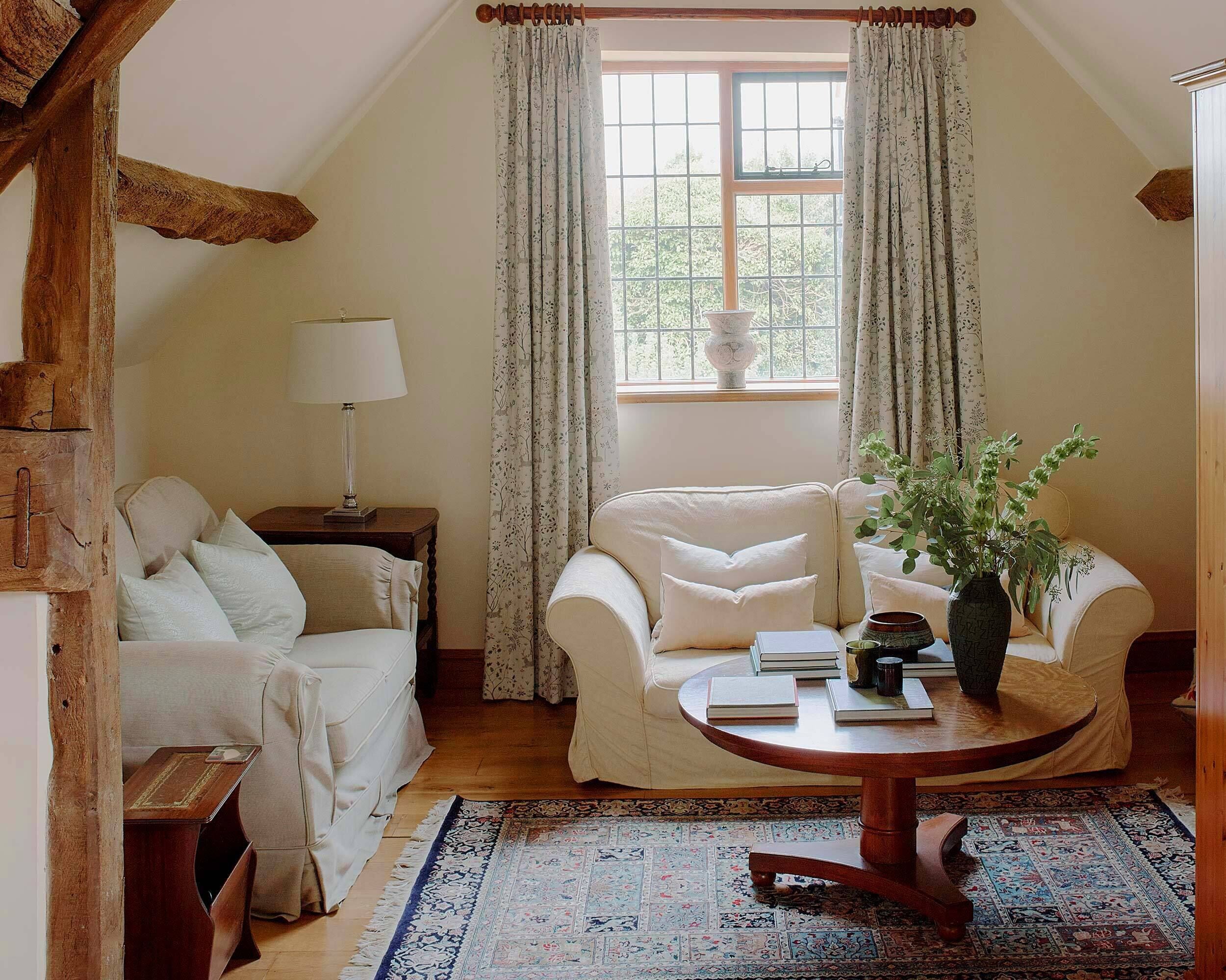 Smart TV, fireplace, video games, books