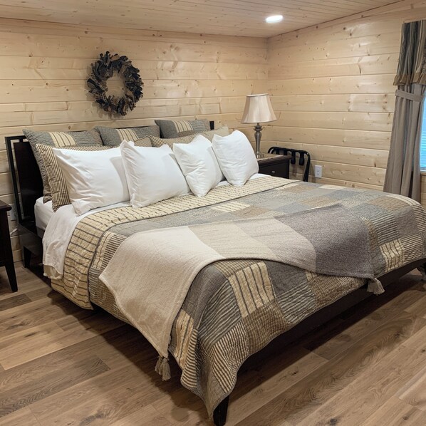 2 bedrooms, desk, iron/ironing board, free WiFi