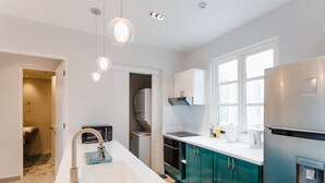 Leilighet – deluxe | Eget kjøkken | Kjøleskap, ovn, kokeplater og oppvaskmaskin