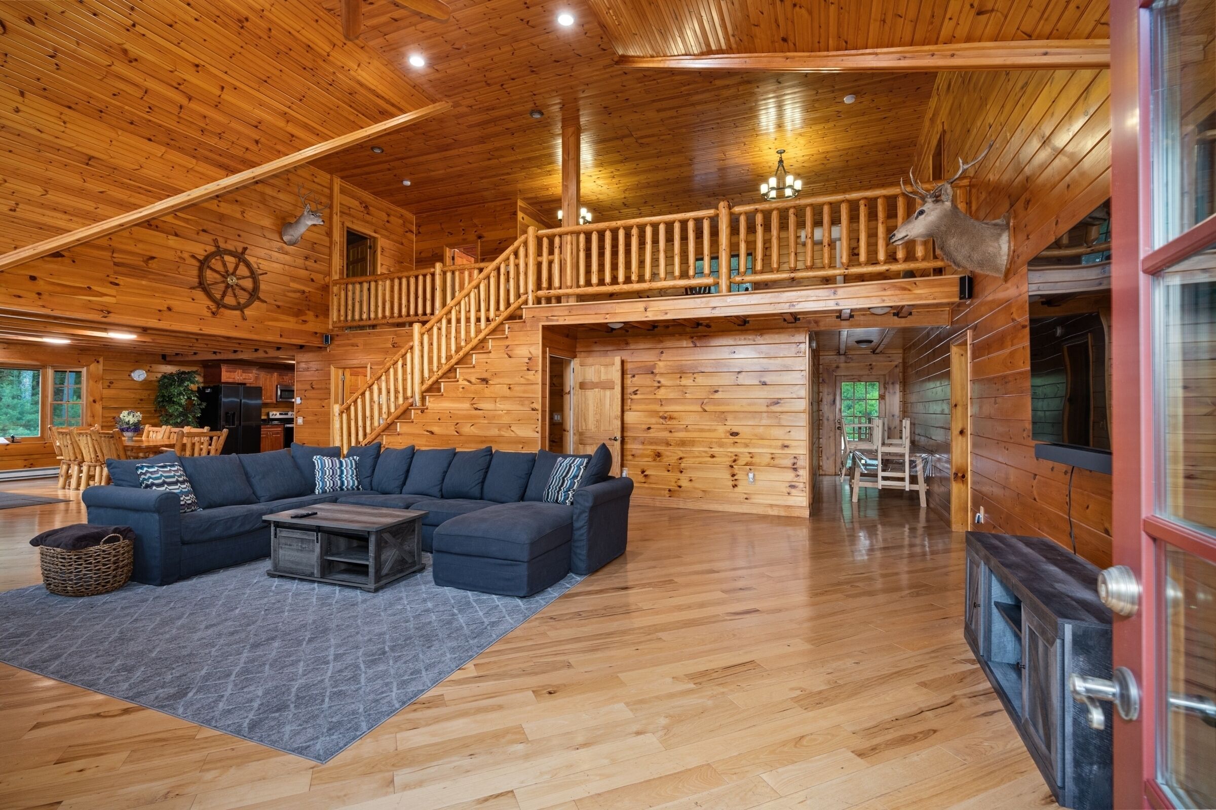 TV connectée, cheminée, baby-foot, table de tennis de table