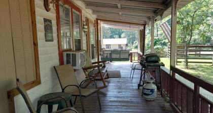 Cabin #1 @ Lake Cabins at Monterrey Park an Boat Launch at lake Sam Rayburn