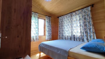 Familienbungalow | 2 Schlafzimmer, Schreibtisch, laptopgeeigneter Arbeitsplatz