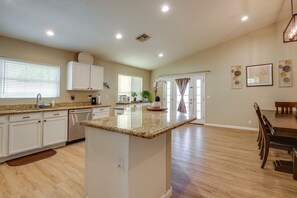 Fridge, microwave, stovetop, dishwasher