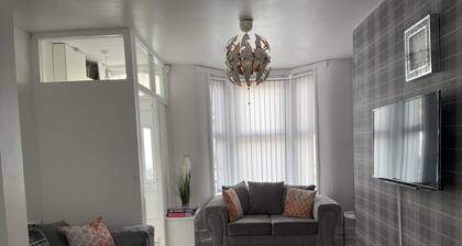 Charming 2-bed House in Wavertree Liverpool