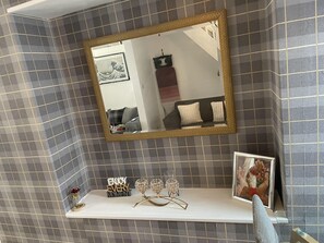 Maison, 2 grands lits | Salle de bain | Baignoire relaxante profonde, articles de toilette gratuits