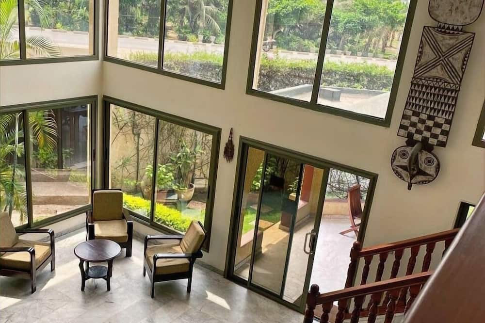 Veronica Guest House