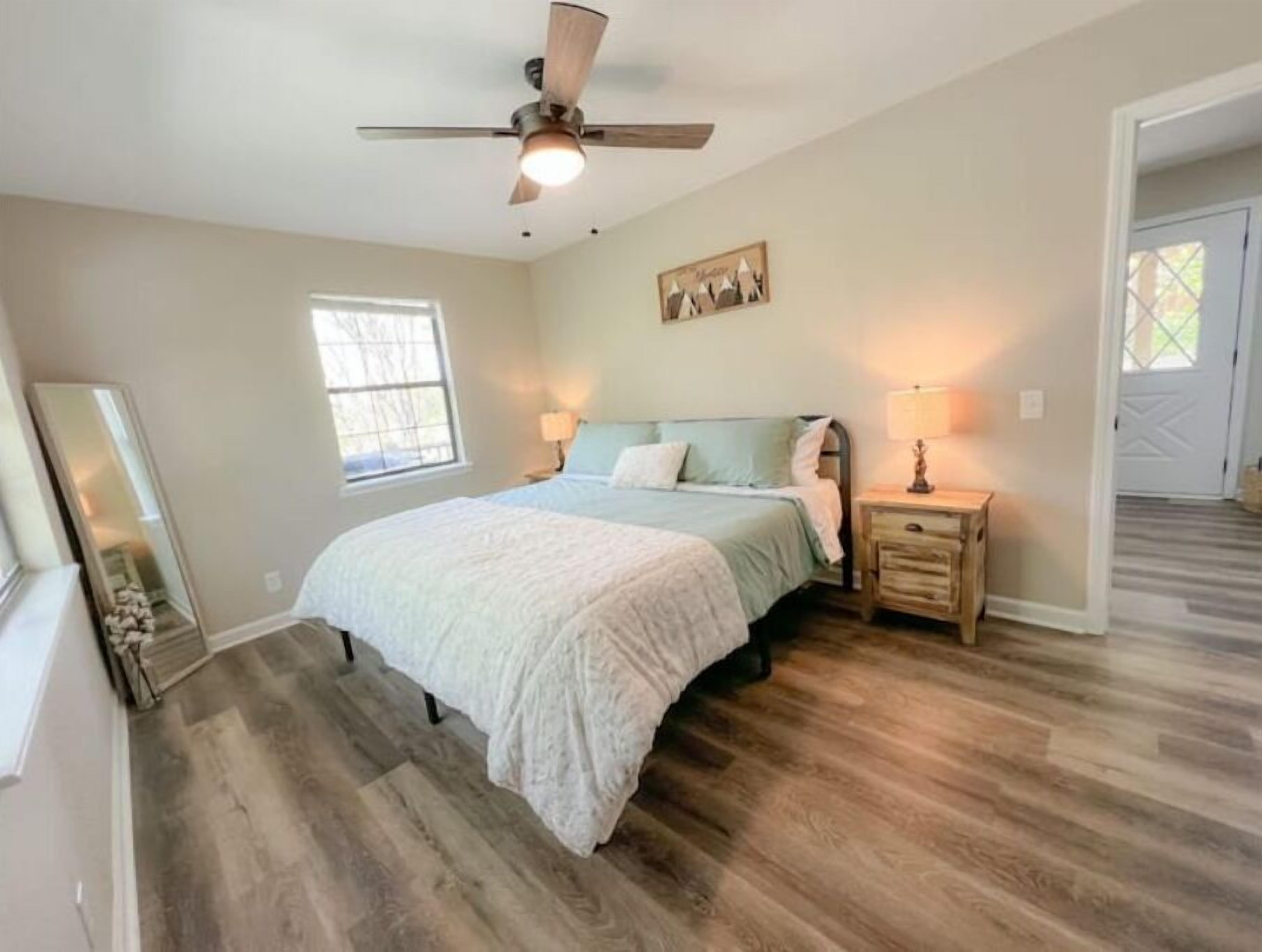 ⭐️Mountain Cabin with Hot tub