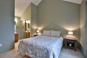 2 dormitorios, tabla de planchar con plancha, wifi y ropa de cama