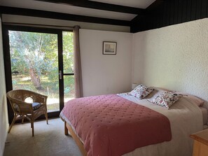 4 bedrooms, travel crib, free WiFi