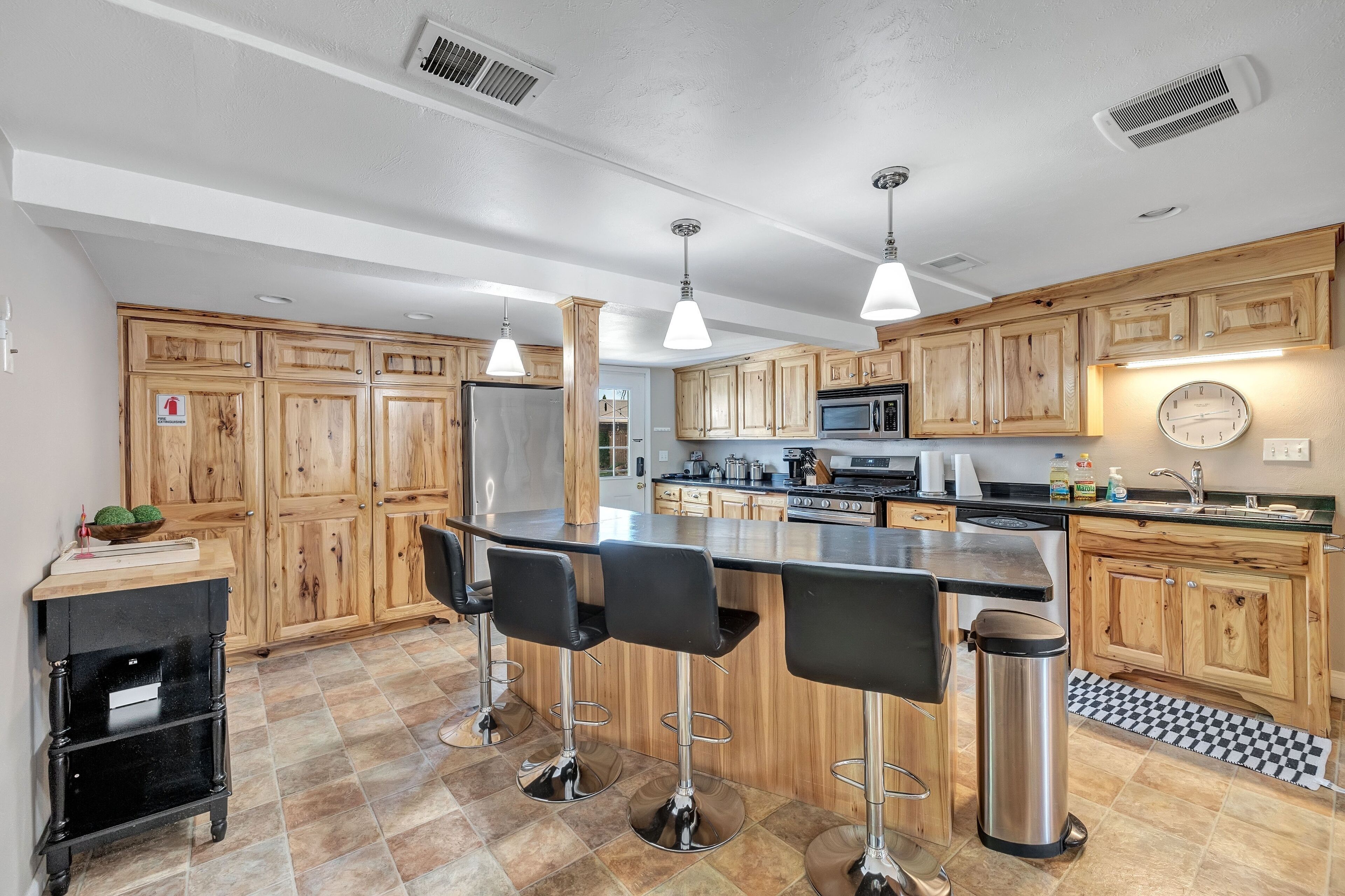 Brett's Bungalow! 2 Bed Townhome! close to Lambeau! by RedAwning