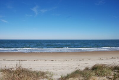 Beach Side HideAway (1-Bedroom Condo) - Pets Allowed by RedAwning
