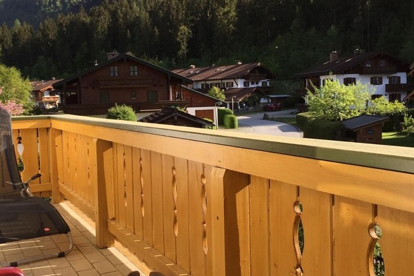 Der Balkon lädt zum Verweilen ein Fewo Kehlstein Sonnenschein