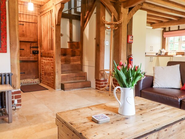 Interior - Blackbird Cottage (Canterbury)