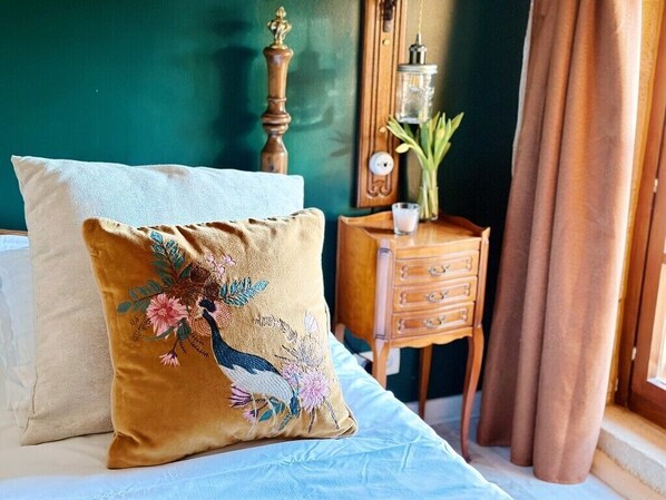 2 chambres, fer et planche à repasser, lit parapluie, Wi-Fi gratuit