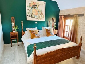 2 habitaciones, tabla de planchar con plancha y cuna de viaje 