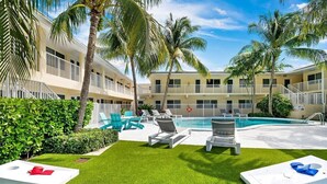 Pool - Bermuda Isles Villas - King #32 (Lauderdale-by-the-Sea)