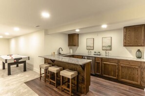 Interior - Luxury spacious 5BR home w/ 2 King Beds (Overland Park)